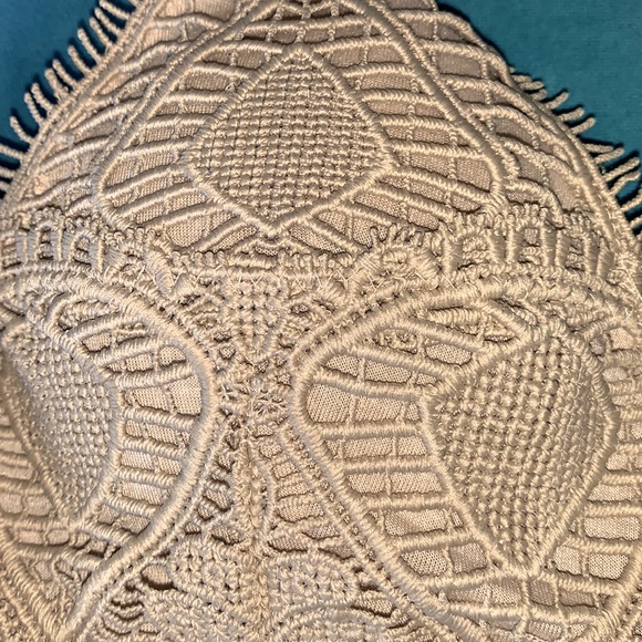 A nude colored crop top w/adjustable straps & removable pads.This is a size sm - Picture 4 of 4